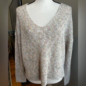 Lumiere V Neck Design variegated knit accents, tight weave, loose fit size Large